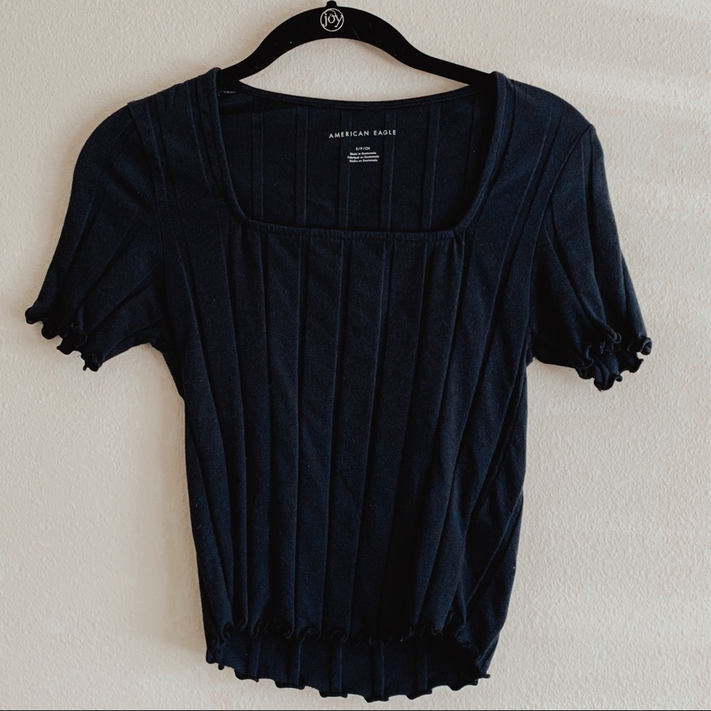 american eagle lettuce hem crop top